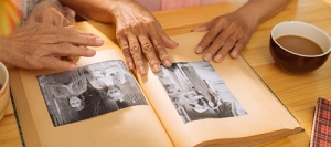 reminiscence therapy for elders living with a form of dementia